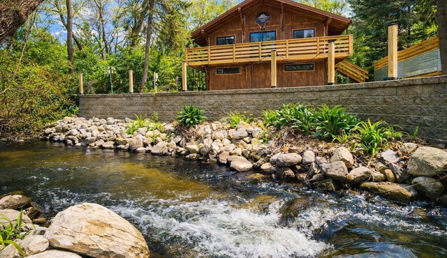 WalkToBeach HotTub Fireplace Authentically North