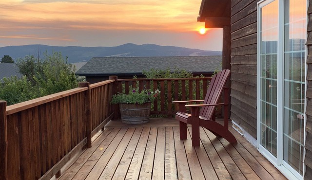 Warm and inviting home with a hot tub! Close to downtown, riding/walking trails!