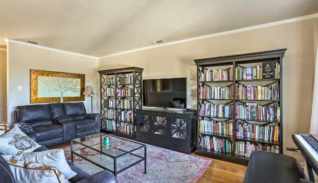 Warm Anderson Abode with Furnished Porch and Deck in Anderson