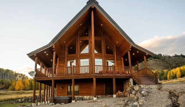 Warm River Butte Lodge