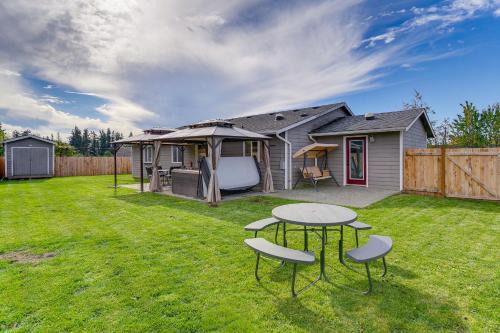 Water Views & Hot Tub: 'Kim's Kastle' in Stanwood!