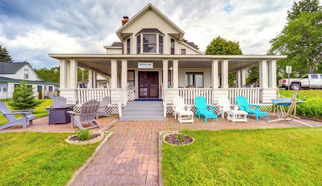 Waterfront Alanson Cottage w/Dock & Lake Access!