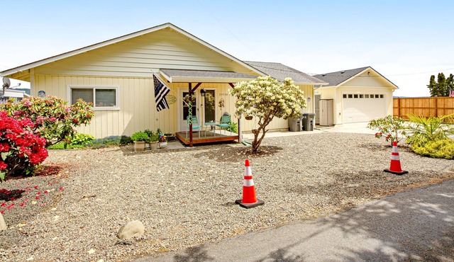 Waterfront home with private dock, kayaks, paddleboat, large deck & game room