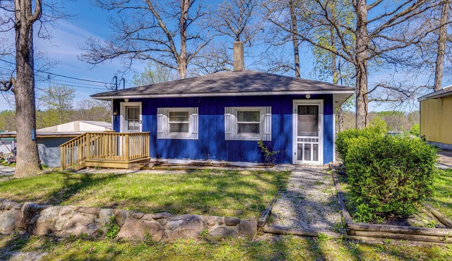 Waterfront Relaxation! Monticello Home w/Deck