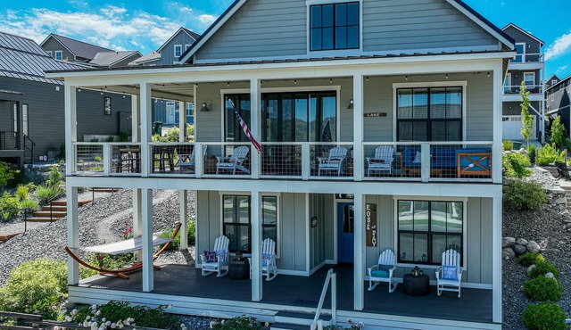 Welcome to Rose All Day and Wine Not at The Lookout at Lake Chelan