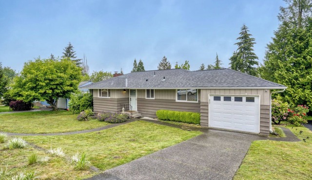 Welcoming 5-bedroom house with AC in charming SeaTac