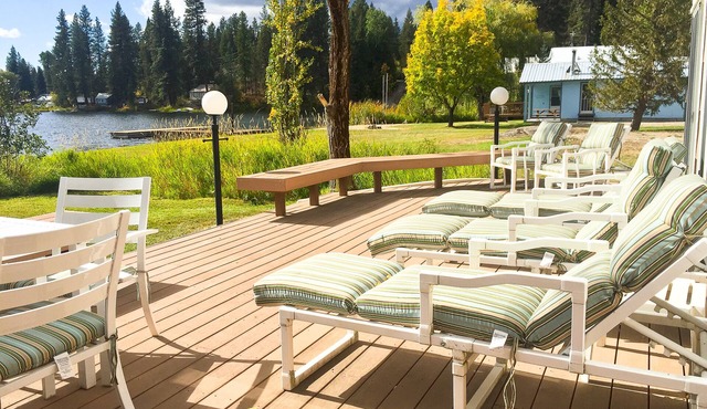 West End Sacheen Beauty! On The Water, Outstanding Views, Amazing Deck And Lawn