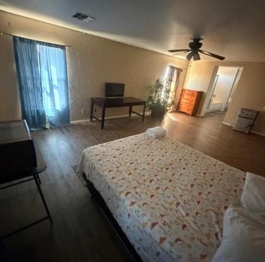 West Phoenix Master Room Bennet in Phoenix