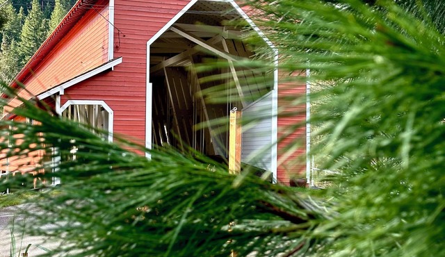 Westfir Lodge & Mountain Market