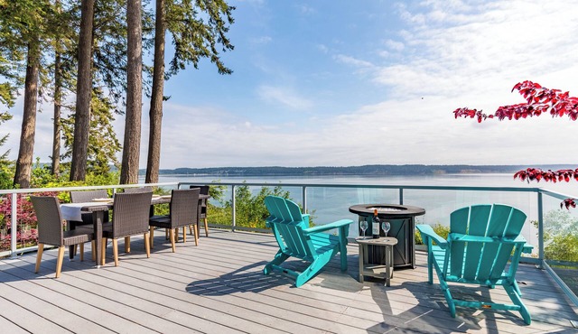 Whidbey Island Waterfront Home with Hot Tub & Sunset Views | Saratoga Vista
