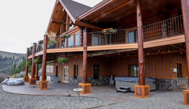 Whispering Pines Lodge