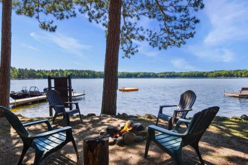 Whispering Waters Bayview Resort Cabin 4 in Saint Germain