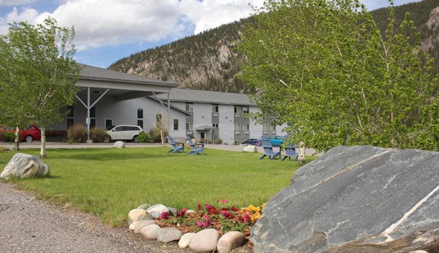 Whitewater Inn