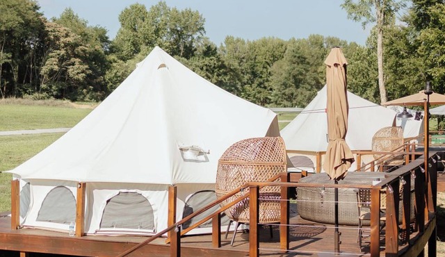 Wild West Luxury Glamping w/Hot Tub & Swimming Pool