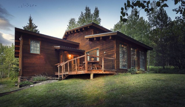Windigo Lodge with Hot Tub