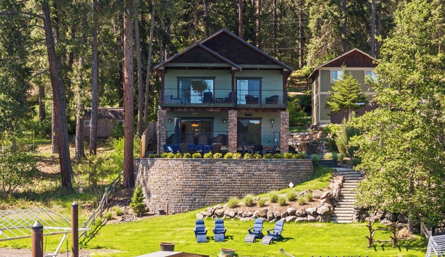 Windy Bay Hideaway on Lake Coeur d' Alene!