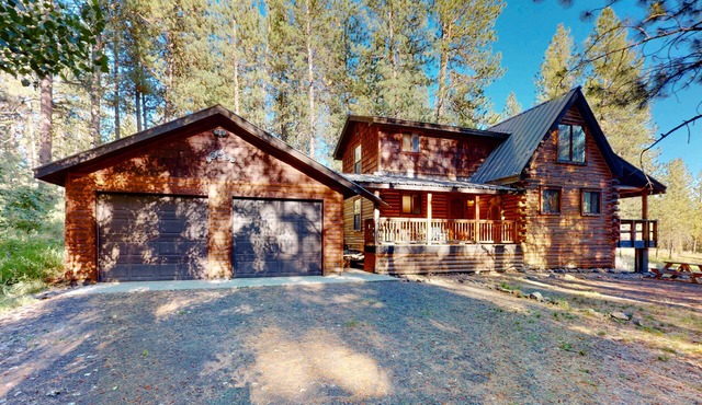 Woodland Chalet | Cabin in New Meadows with grill, deck, fireplace & W/D