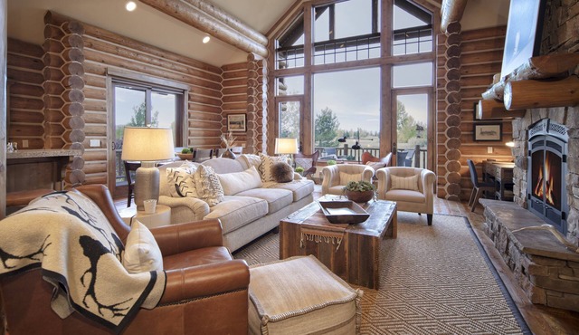 Wooly Bugger Refurnished Cabin in Victor, ID w/Privacy, Views, A/C & Hot Tub