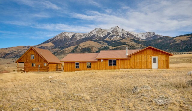 Yellowstone Lodge w/Game Room & Panoramic Views