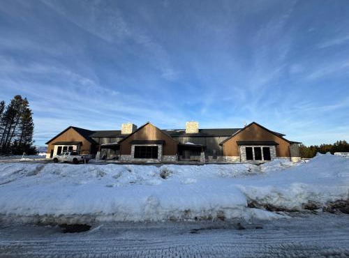 Yellowstone Springs Resort