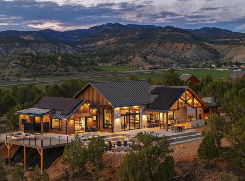 Zion Luxury Estate, Hot Tub, Theater & Fire Pits