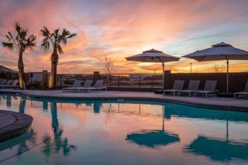 Zion Village PLAYcation 1 - Pool - Hot Tub - Lazy River - EV - Gym - Sleeps 21