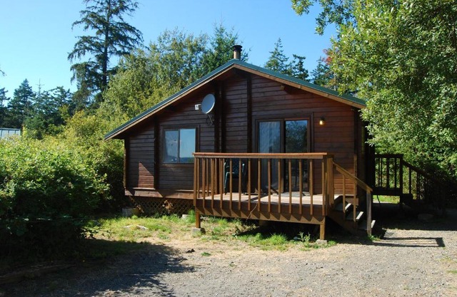 La Conner Camping Resort Cabin 8