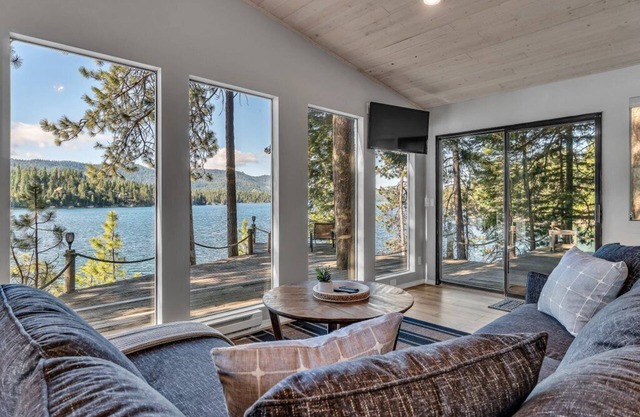 Lakehome 