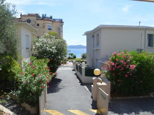 Studio clim. proche plage, commerces & gare avec WiFi, parking en option - FR-1-466A-15 in Saint-Raphaël