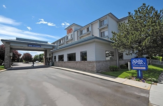 Vacation At its Finest! FREE Parking and Indoor Pool, Near Boise Art Museum!