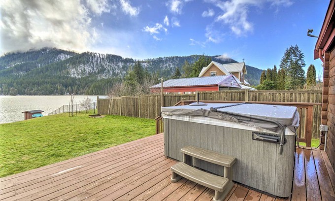 Eatonville House | 111 m² House ∙ 3 bedrooms ∙ 8 guests