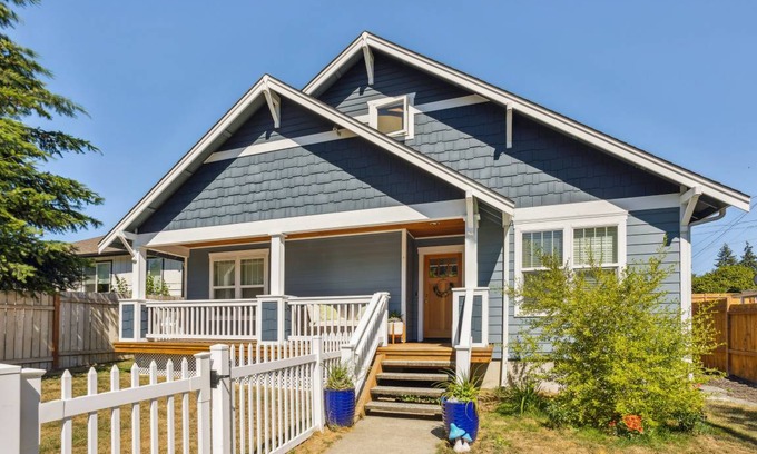 South Tacoma House | 148 m² House ∙ 2 bedrooms ∙ 4 guests