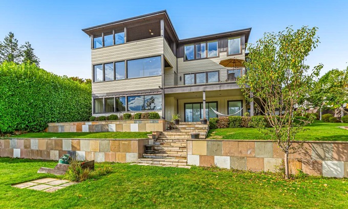 Fox Island House | 401 m² House ∙ 5 bedrooms ∙ 10 guests