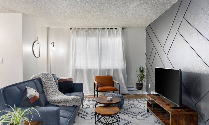 Eastside Apartment | Apartment ∙ 2 bedrooms ∙ 4 guests