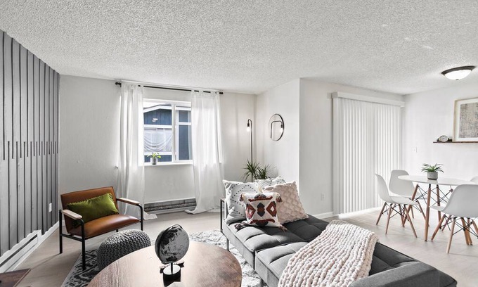 Eastside Apartment | Apartment ∙ 2 bedrooms ∙ 4 guests