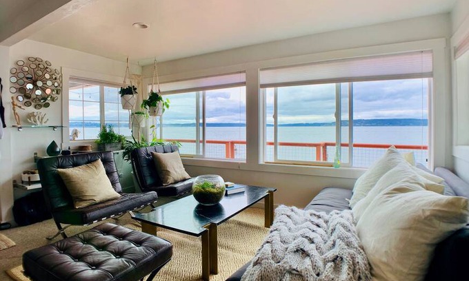 Tacoma House | Bungalow ∙ 2 bedrooms ∙ 4 guests