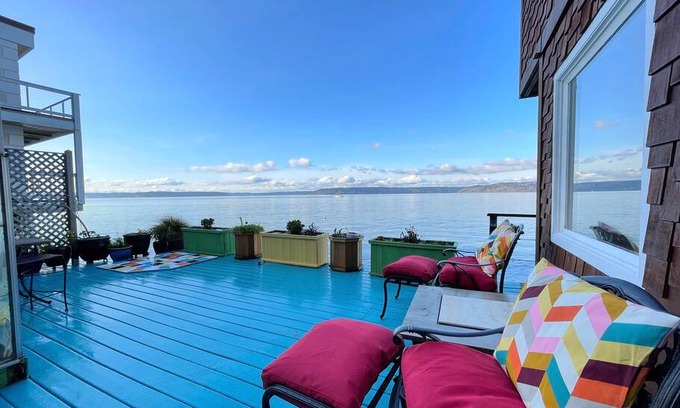 Tacoma House | House ∙ 2 bedrooms ∙ 6 guests