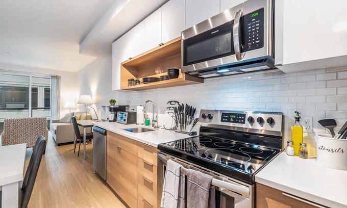 New Tacoma Apartment | Long or Short Stay |Tacoma| Lux Modern 1BR|1BA