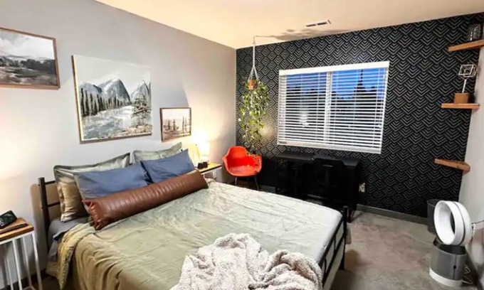 Central Tacoma Resort | Private room ∙ 2 guests