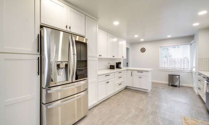 Central Tacoma House | Tacoma Vacation Rental w/Outdoor Fireplace
