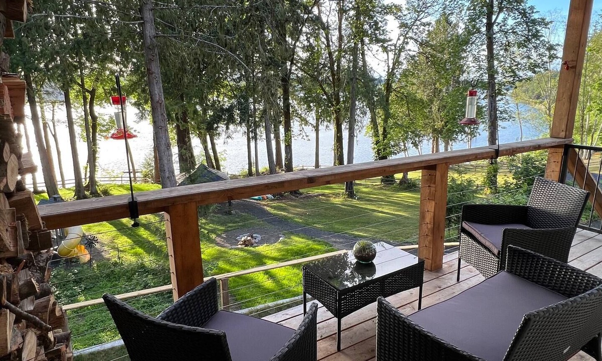Shelton House | Relax on Harstine Island in a Waterfront Home!