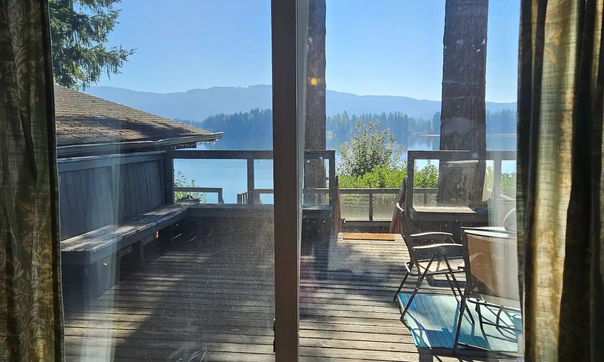 Yelm House | Lake Lawrence Cozy Cabin Getaway!