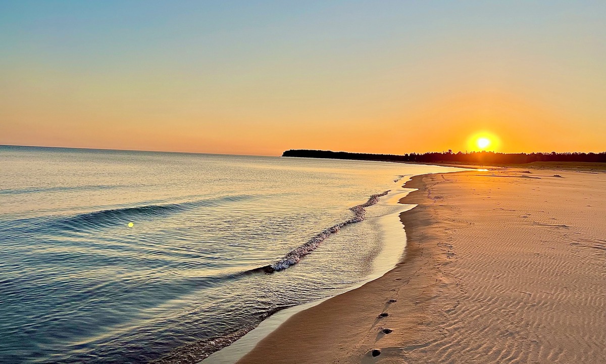Grand Marais House | Beautiful Private Lake Superior Beach 5 Acres Sleeps 13