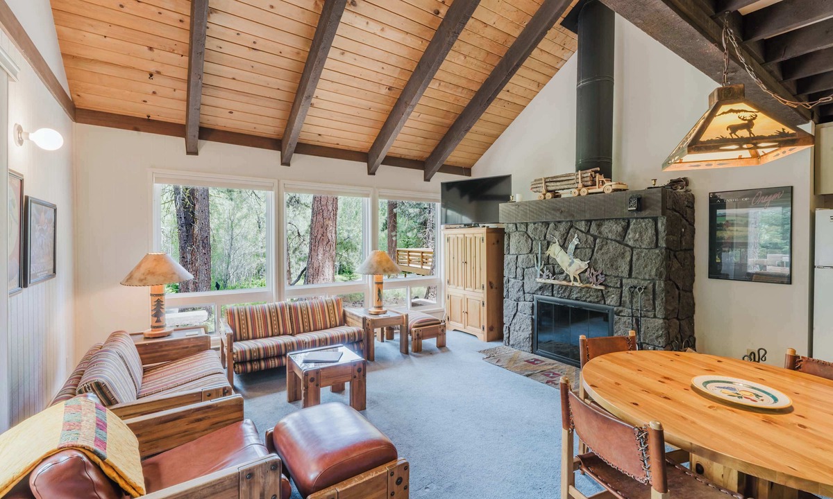 Black Butte Ranch House | Black Butte Retreat w Resort Amenities, Near Hiking and Bike Trails
