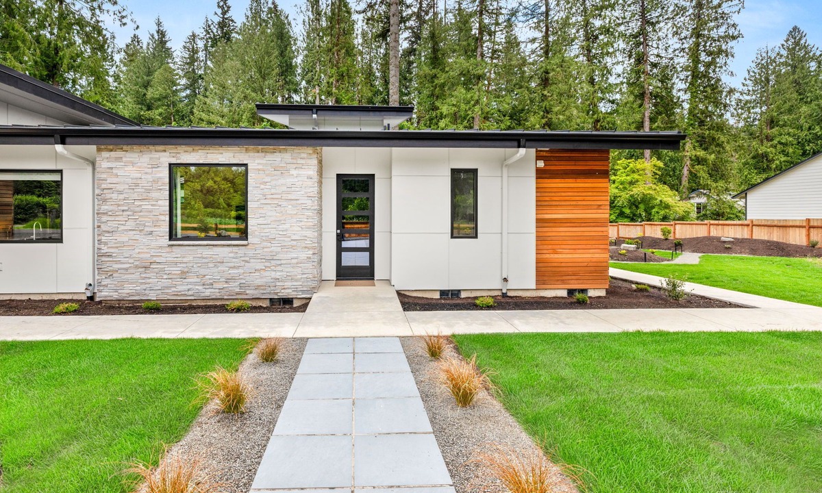 Sandy Apartment | Modern Mountain Luxury Creekside Retreat
