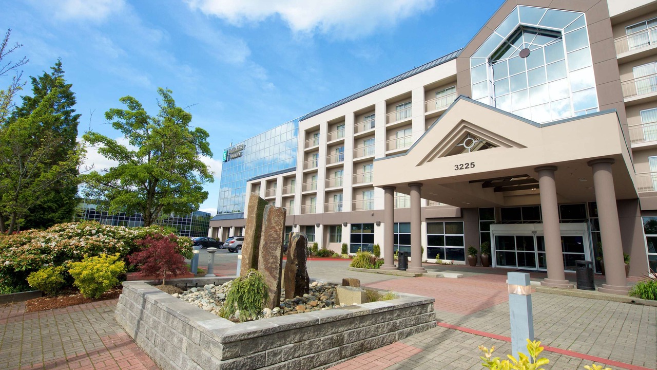 Photo of Buildings in East Lake Hills