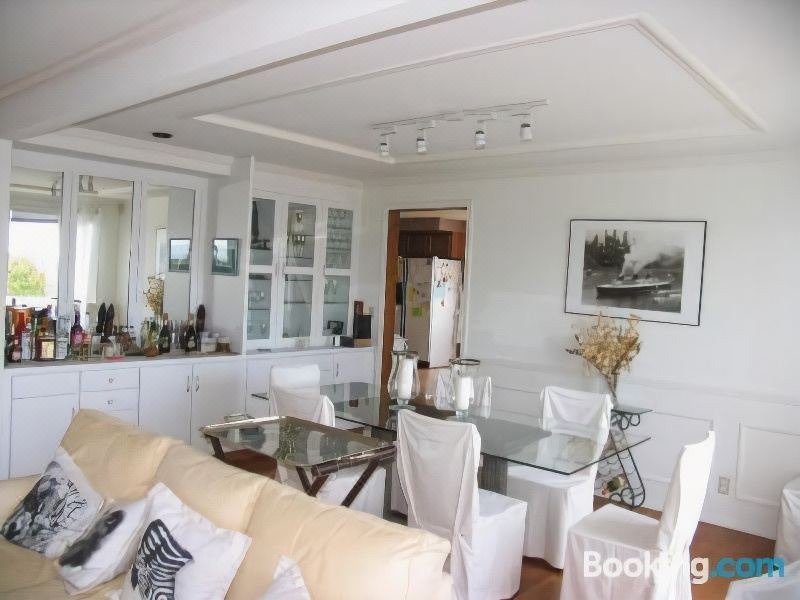 Photo of Livingroom in The Bowl of Edmonds