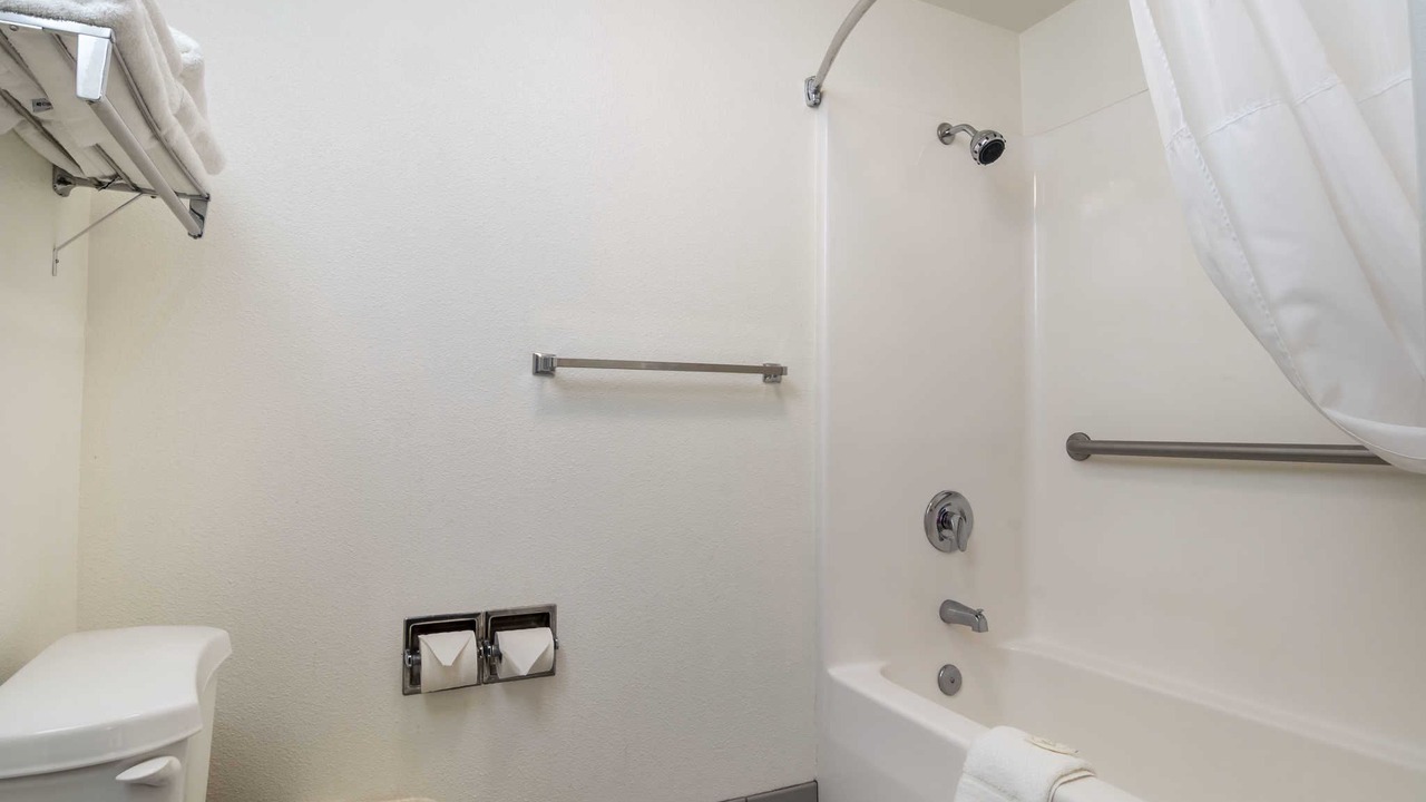 Photo of Bathroom in Roseburg