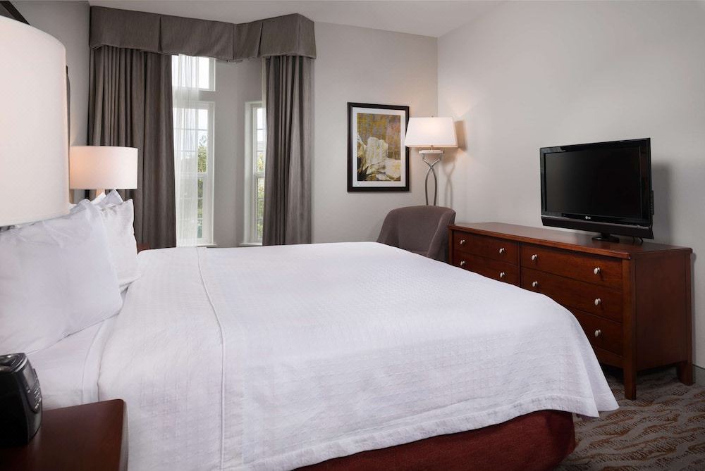 Photo of Bedroom in Columbia Way
