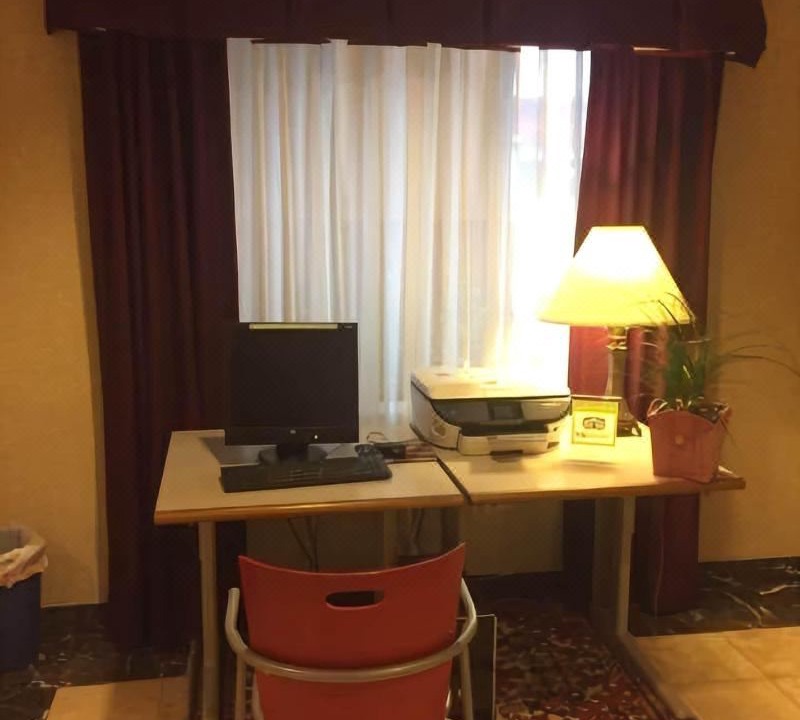 Photo of Livingroom in Monroe